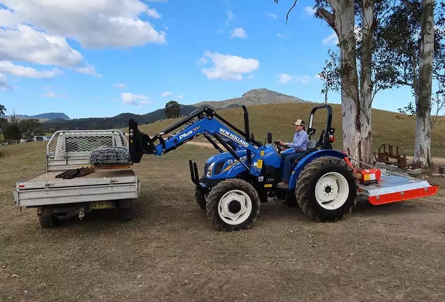 new-holland-tt350-tractor.webp